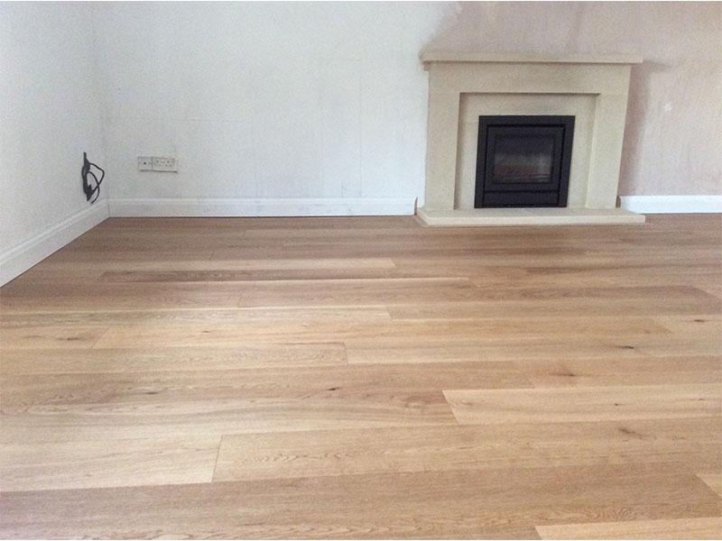 Select Grade Brushed Natural Oak Flooring UV Oiled Finish