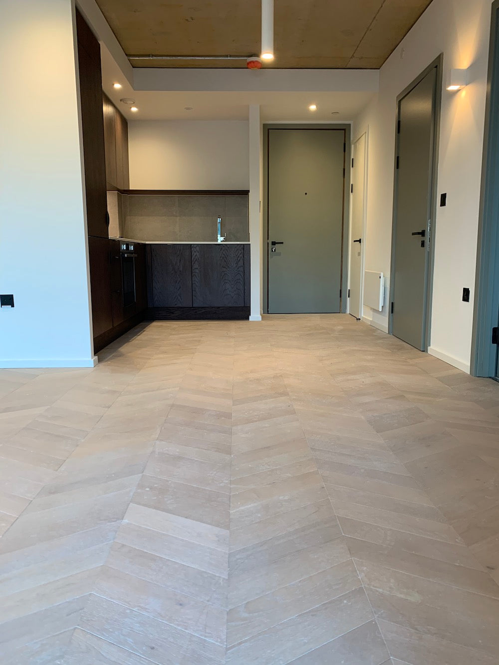 Light Brushed Fawn Hard Wax Oiled Oak Chevron Parquet