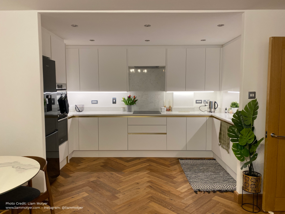 Double Brushed Fumed UV Oiled Honeyed Oak Herringbone Parquet