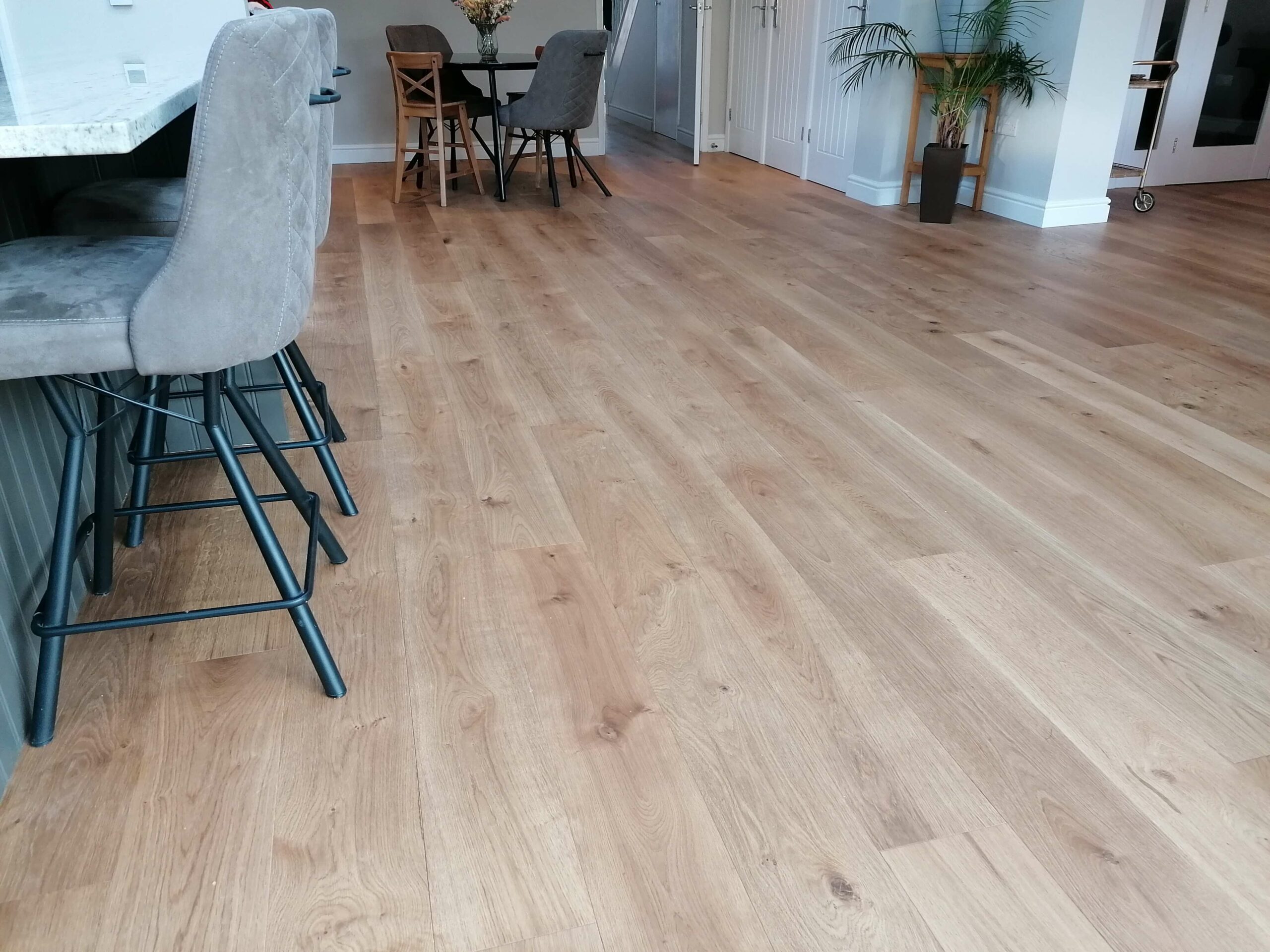 Brushed Natural Lacquered Oak Flooring