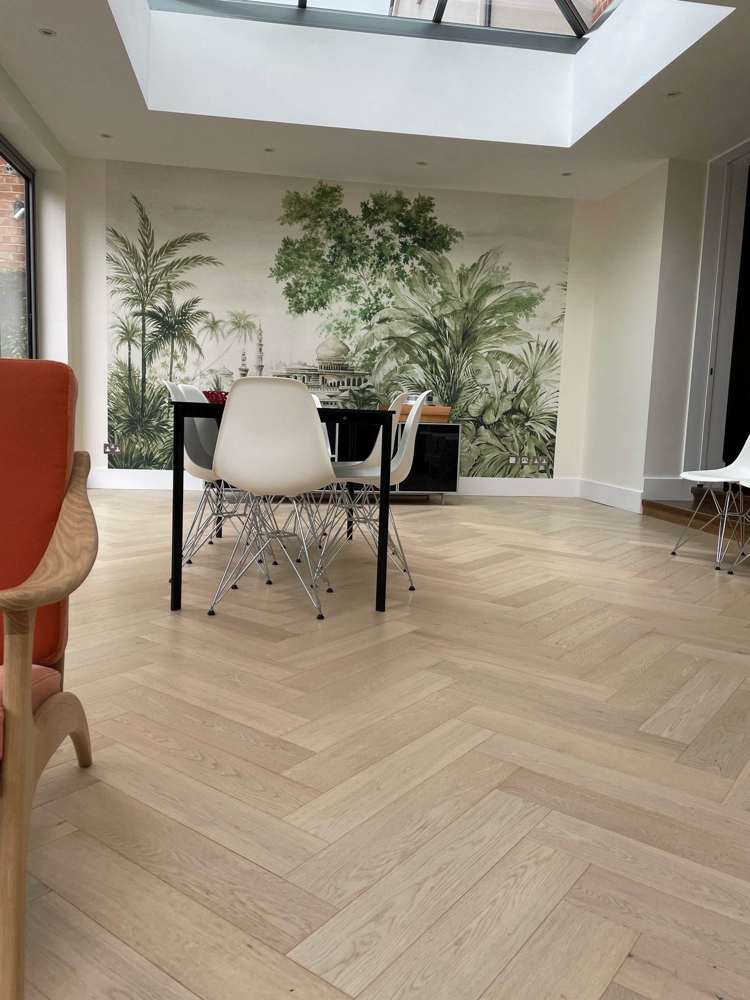 Light Brushed UV Oiled Light Oak Herringbone Parquet