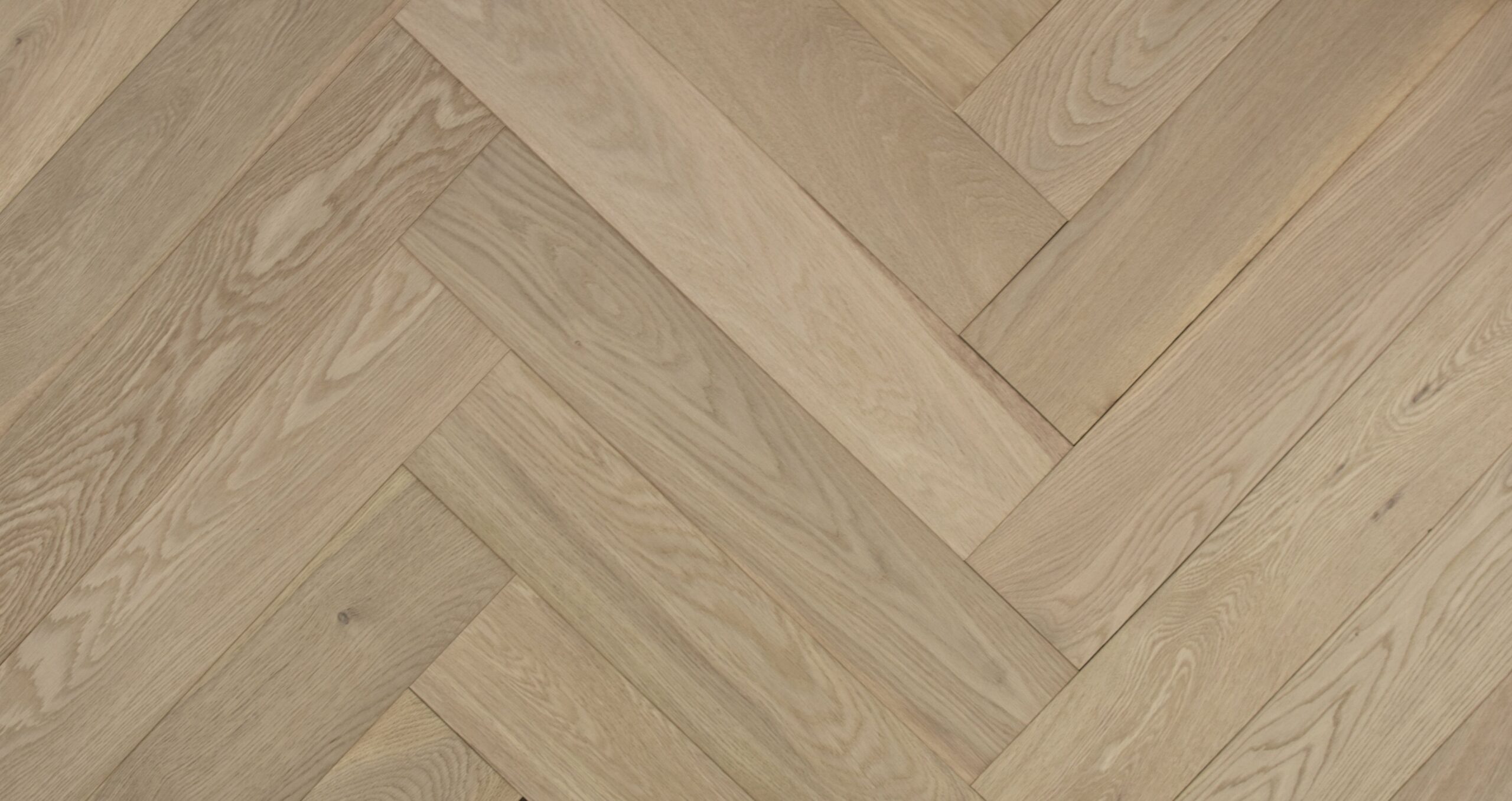 Light Brushed UV Oiled Light Oak Herringbone Parquet