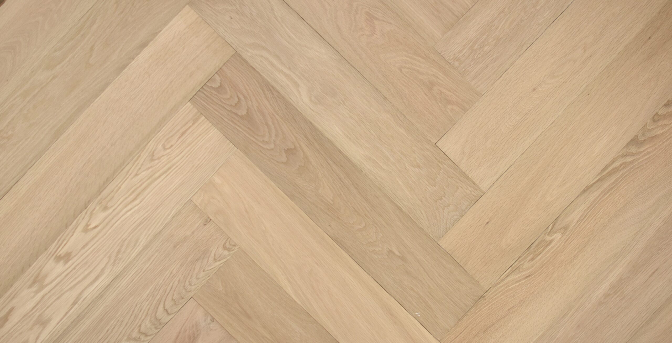 Narrow Natural Unfinished Oak Herringbone Parquet