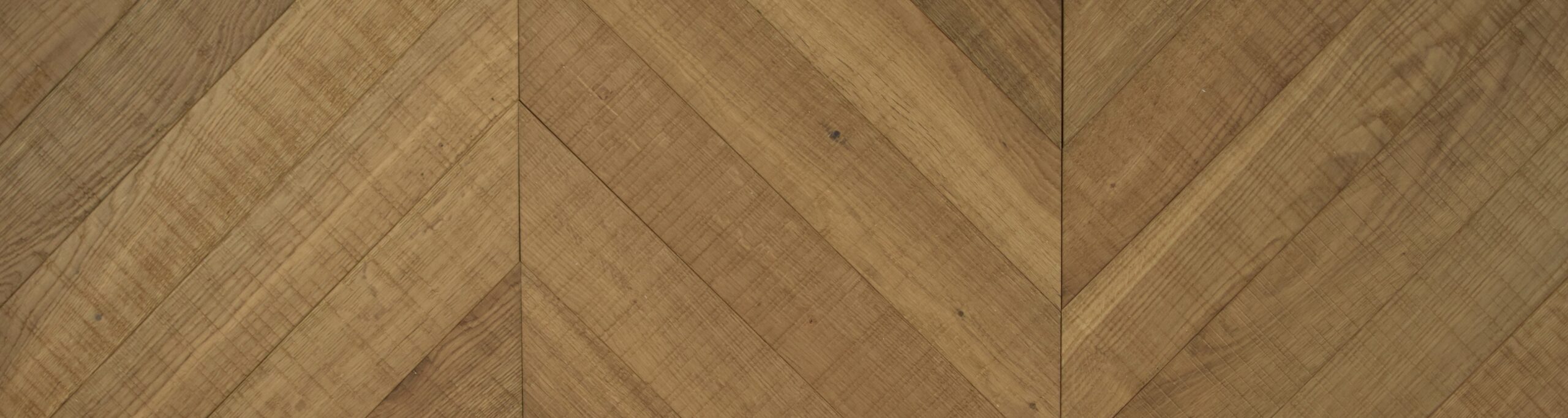 Band Sawn Fumed UV Oiled Oak Chevron Parquet