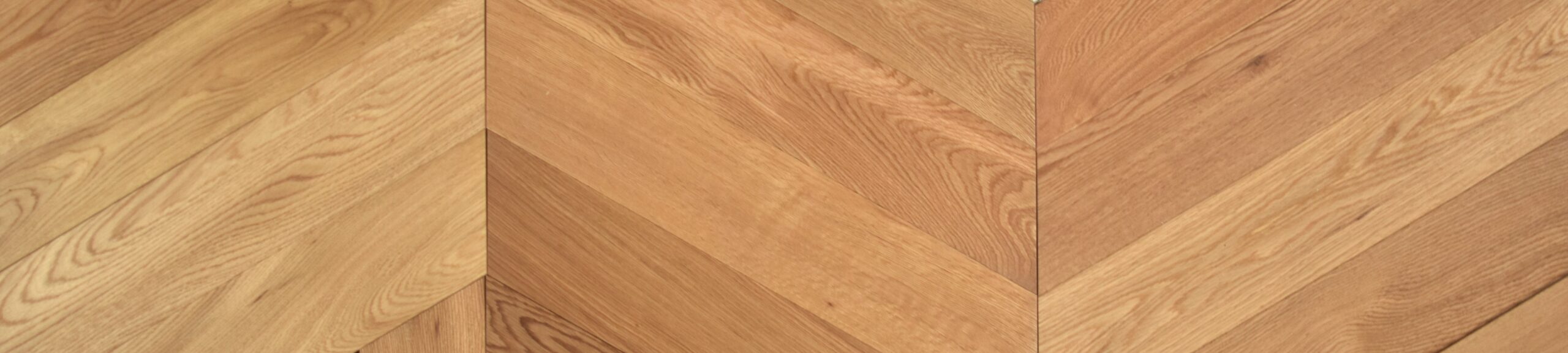 Smooth Natural UV Oiled Oak Chevron Parquet