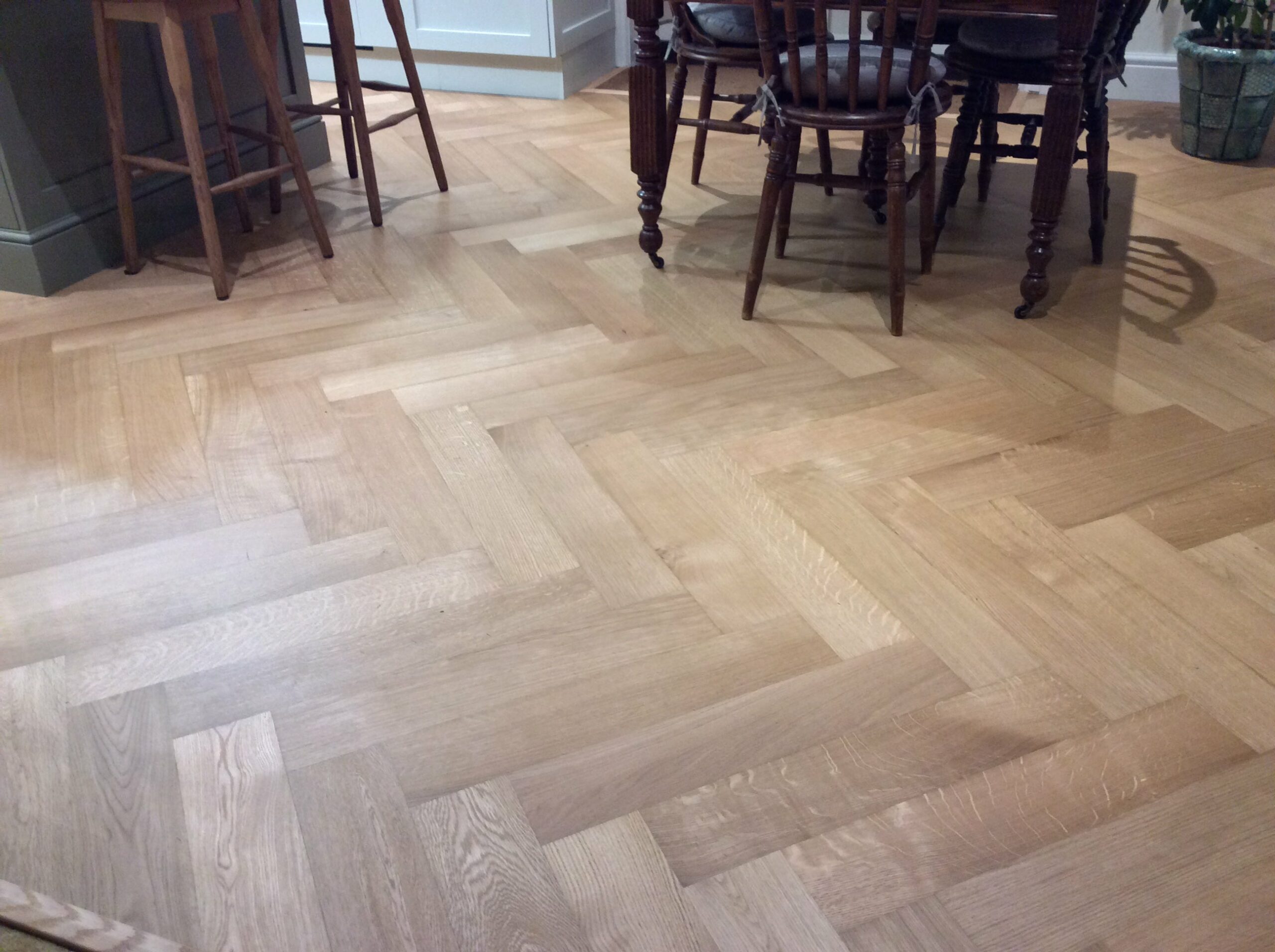 Natural Unfinished Oak Herringbone Parquet