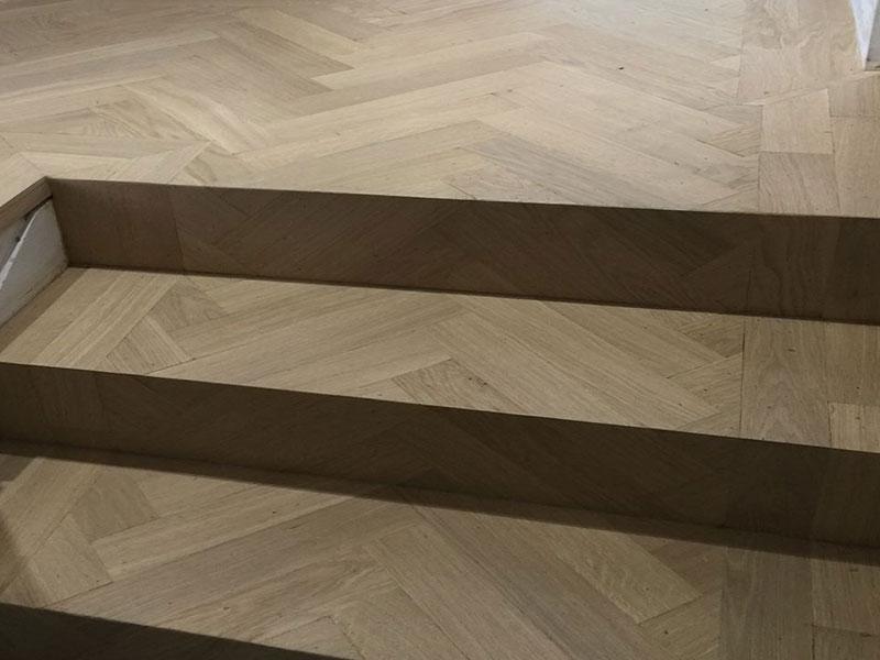 Natural Unfinished Oak Herringbone Parquet